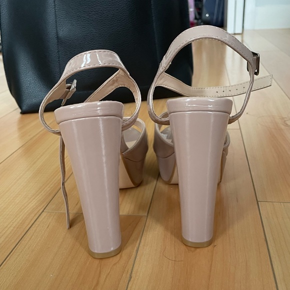 Heels - Picture 3 of 4